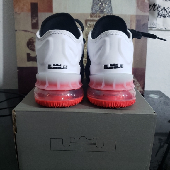 🔥NEW🔥Nike LeBron XVIII Low Men's Black/White-Bright Crimson Noir/💯Original💯 - Picture 4 of 5